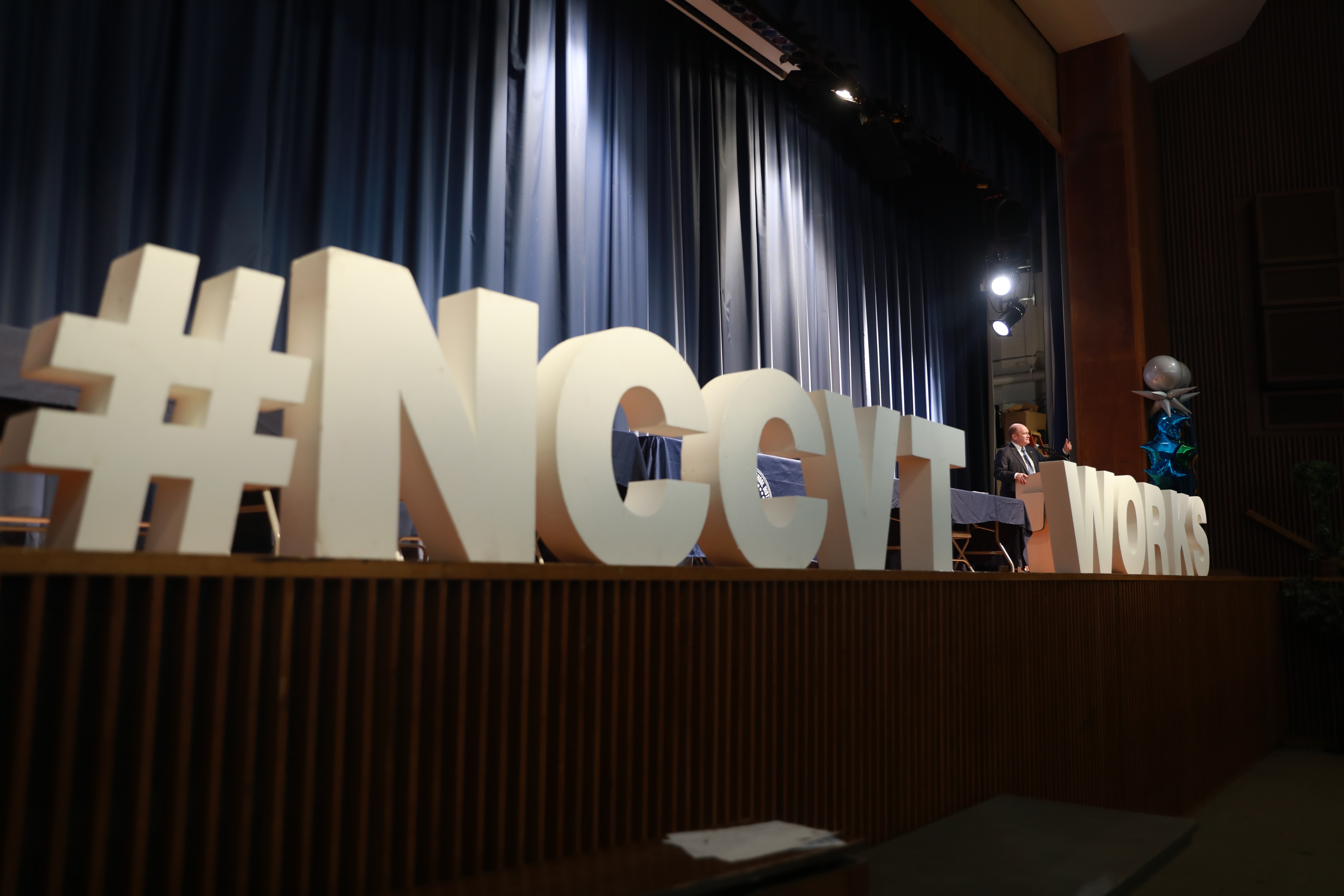 vo tech signingimage002