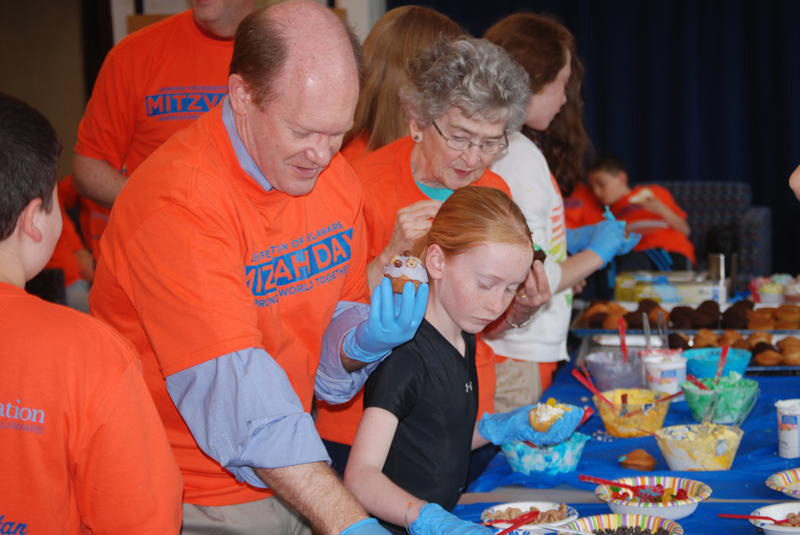 Chris and Maggie Coons at Mitzvah Day