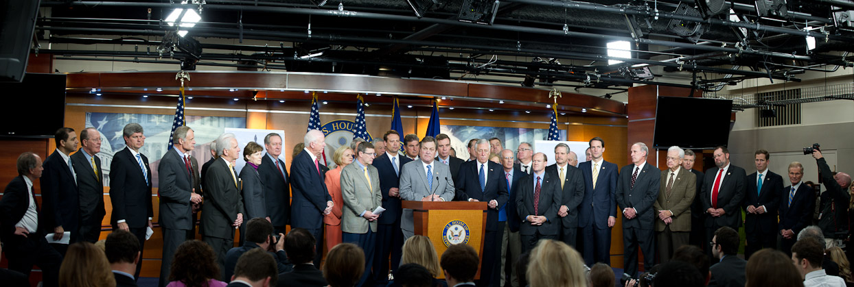 The Go Big Caucus calls for a big deficit reduction deal at a press conference